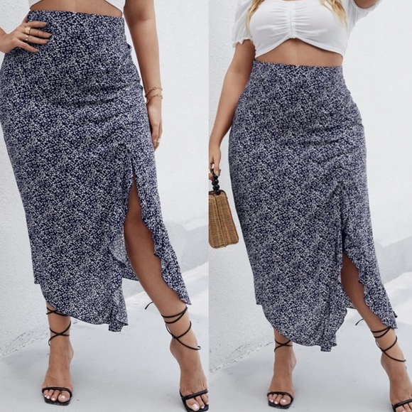 Boho plus size ruffle maxi skirt- BLUE - Picture 3 of 3
